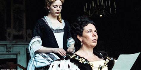 Olivia Colman Giggled Her Way Through The Favourite Fingering。